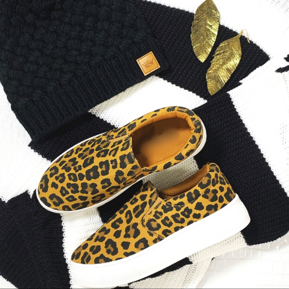 ✨LAST ONE✨ALL THE SASS SLIP ON SNEAKERS-LEOPARD - Picture 3 of 8